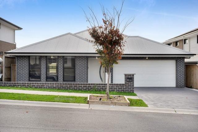 15 Lantern  Street, NSW 2563