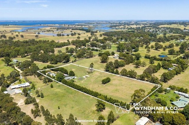 10 Hazeldene  Crescent, VIC 3882