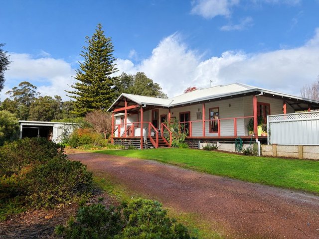 12 Forestry Glen, WA 6260