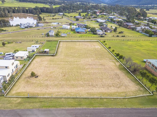 8 Sixth Avenue, NSW 2325
