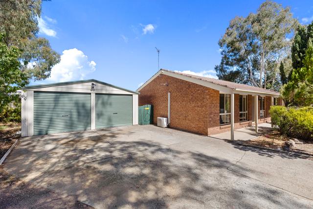 32 Pennington Crescent, ACT 2905