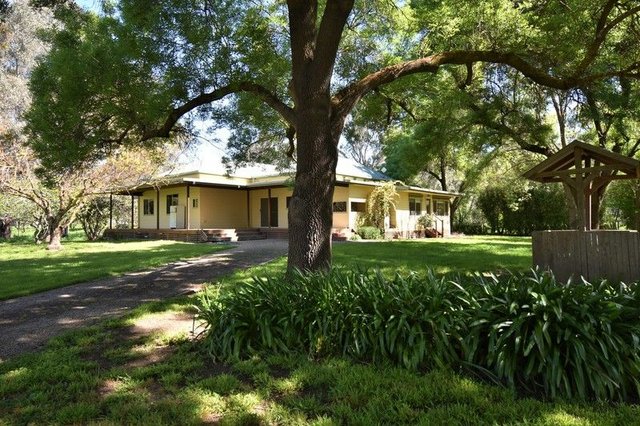 7 Whorouly Road, VIC 3735