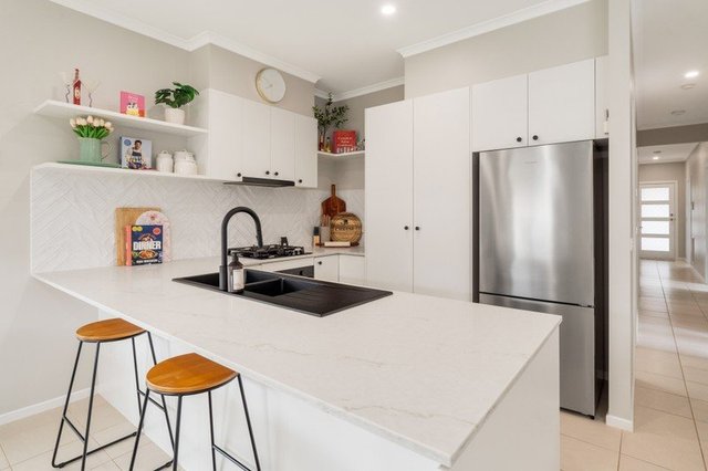 61 Mareeba Way, VIC 3064