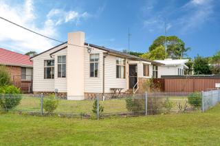 Main house 19 Barellan Avenue Dapto