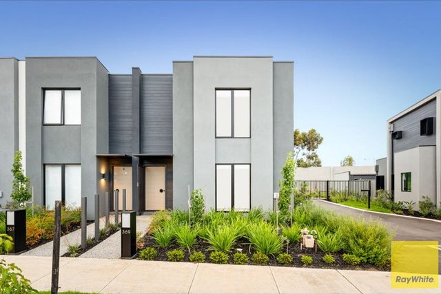 369 Waterhaven Boulevard, VIC 3030