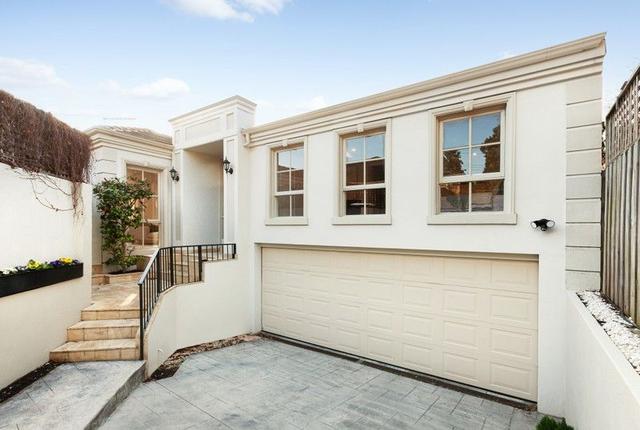 2/4 Carrington Grove, VIC 3183