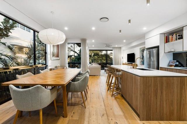 2/22 Nobby Parade, QLD 4220