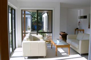 Sun Room (2005-06-10)