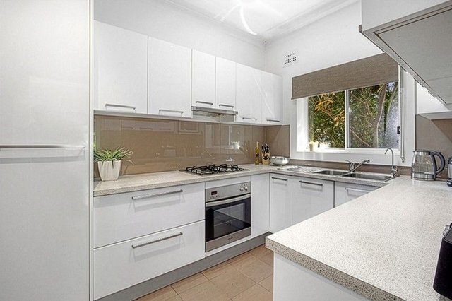 18 Lakeside Crescent, NSW 2100