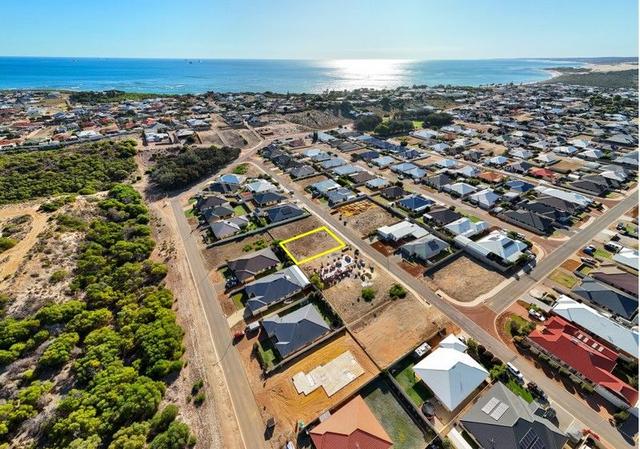 12 Periwinkle Street, WA 6532