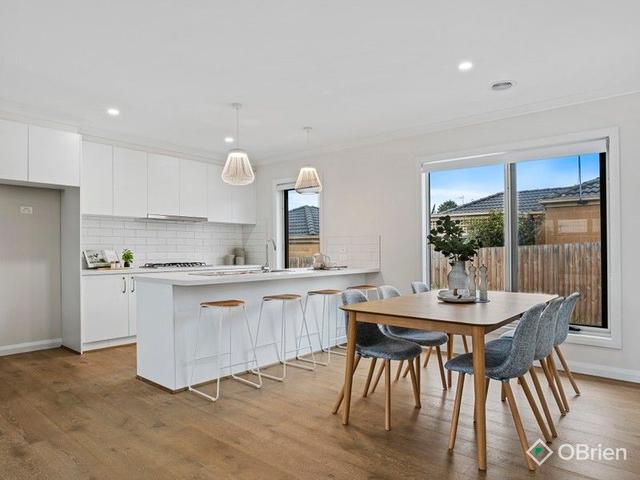 2/5 Moomba Street, VIC 3931