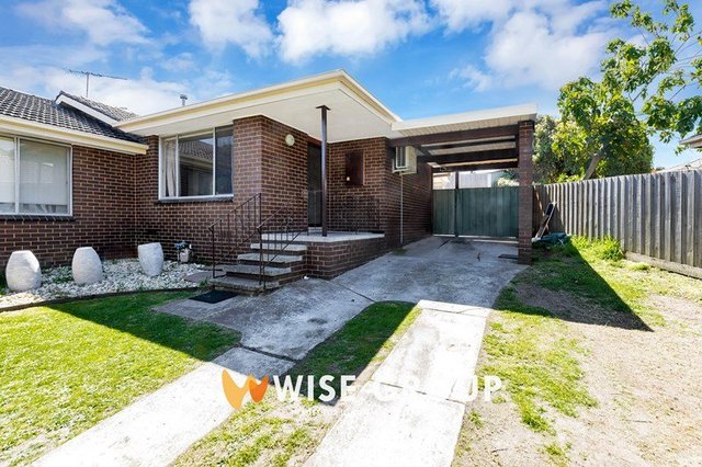 2/7 Sabine Avenue, VIC 3175