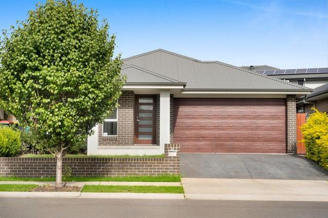 24 Williamson Street, NSW 2570