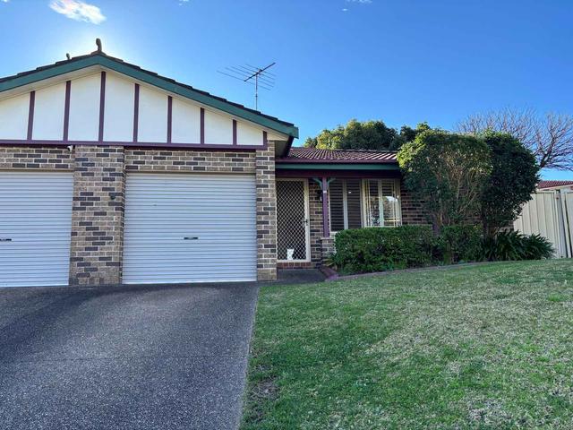 2/11 Refalo Place, NSW 2763