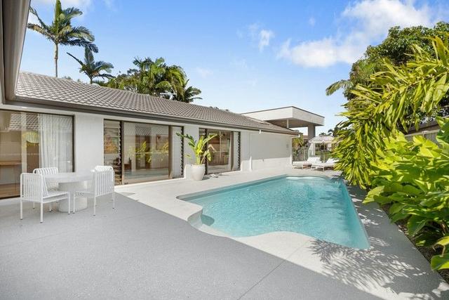 8 Helm Court, QLD 4218