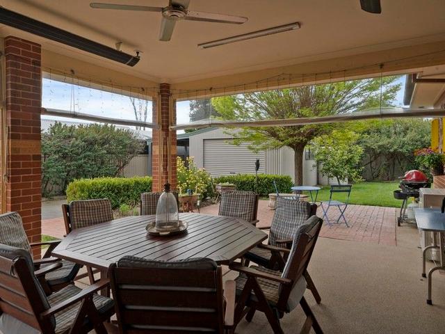 9 Village Court, VIC 3722