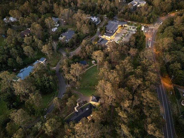 24 McCaskill Rd, QLD 4069