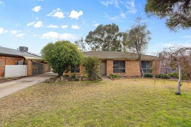 3 Magnolia Parade, NSW 2650