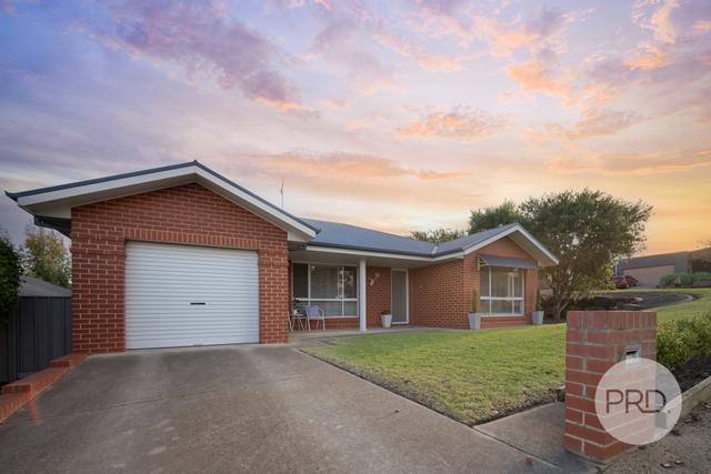 2 Wilton Street, NSW 2650