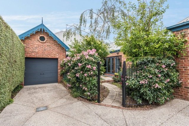 2/21 Russell Street, VIC 3220