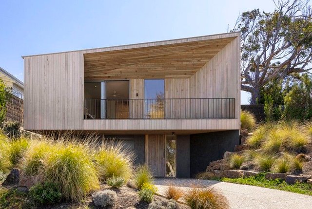 10 Heather Avenue, VIC 3943