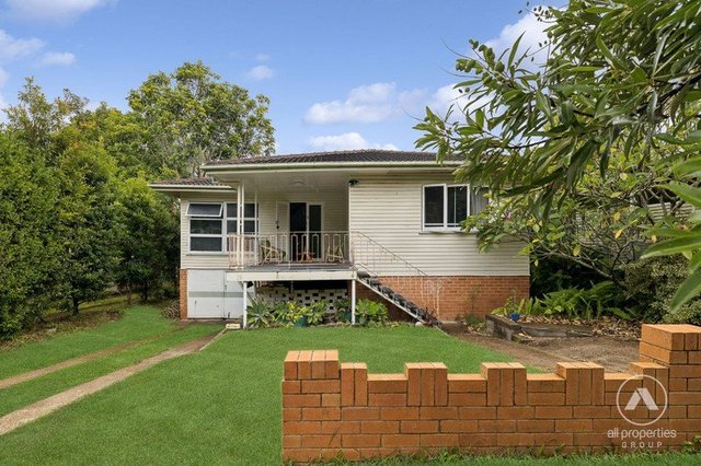 19 Stella Street, QLD 4121
