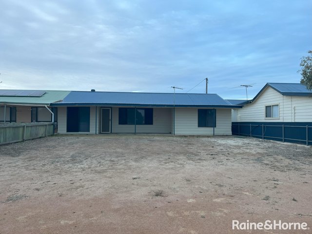 4 The Esplanade, SA 5501