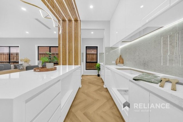 8 Liali Avenue, VIC 3029