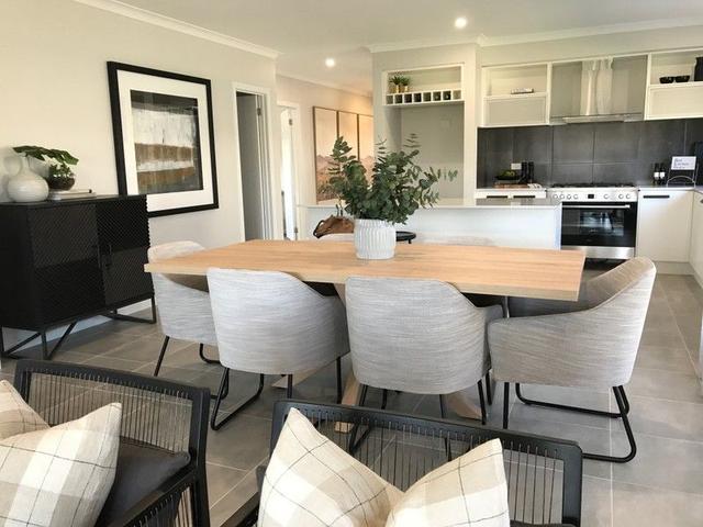 26 Yarrabee Drive, NSW 2640