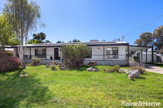 7 Condon Close, NSW 2652