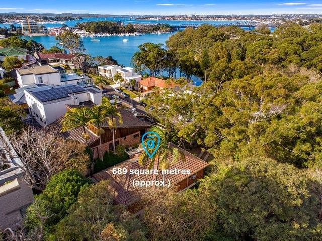 18 Marie Dodd Cres, NSW 2221