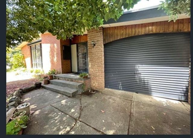 12 Botanic Court, VIC 3083