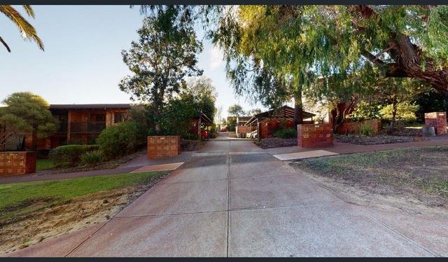 2/13 Storthes St, WA 6050