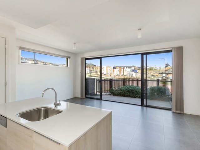 62 Valley Lake Boulevard, VIC 3033