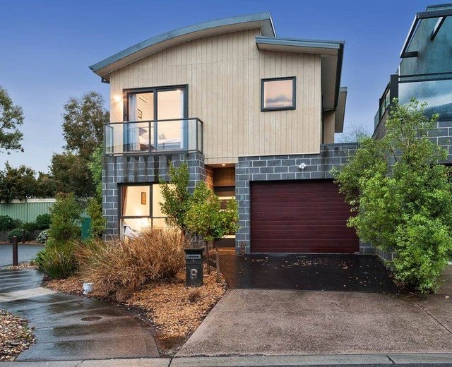 1 Sapphire Court, VIC 3088