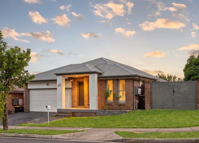38 Cropton Street, NSW 2747