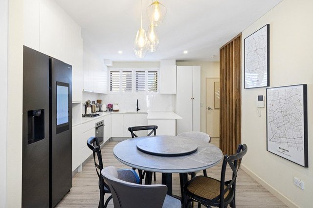 4/110-114 Burwood Road, NSW 2133