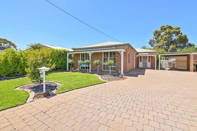 1/3 Royal Court, VIC 3500