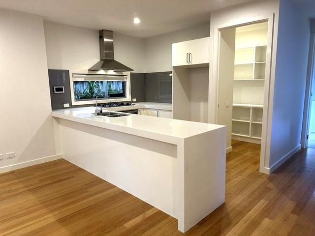 3/10 Sutton Parade, VIC 3129