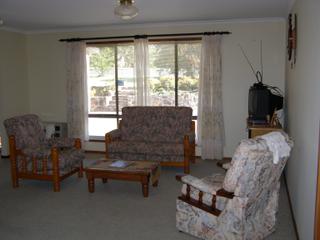 Lounge (2014-06-11)