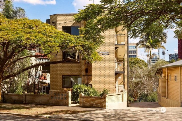 2/17 Llewellyn Street, QLD 4005