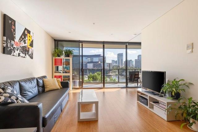 502/60 Lorimer Street, VIC 3008