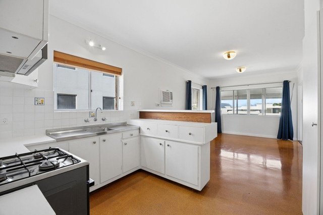 1/8 Hamersley Street, WA 6011