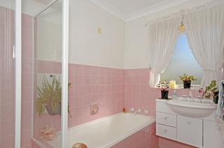 Bathroom (2010-05-21)