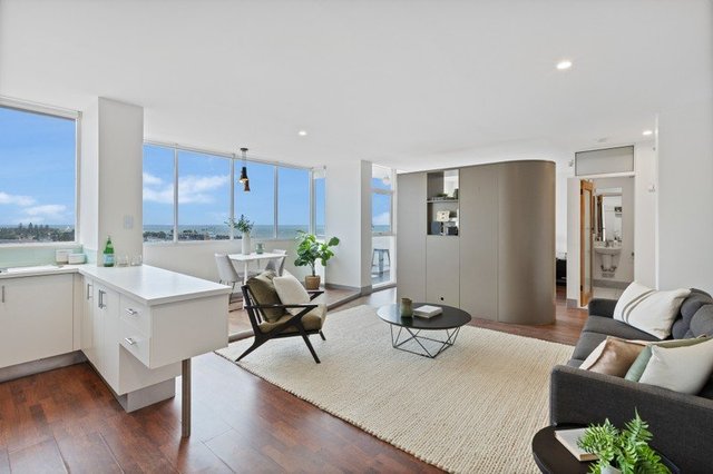8E/12 Marine Parade, VIC 3182