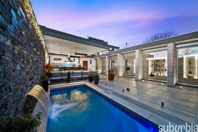 9 Hakea Crescent, ACT 2602