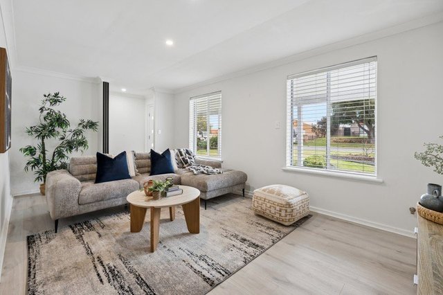 4 Perrona Gardens, WA 6027