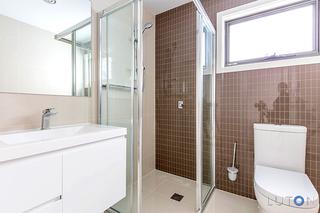 Bathroom (2015-11-18)