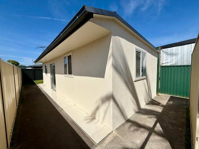 1/42 Moxon Road, NSW 2196