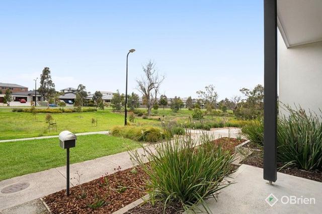 16 Galton  Walk, VIC 3810